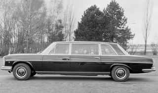 Illustration for article titled The Evolution Of The Popemobile